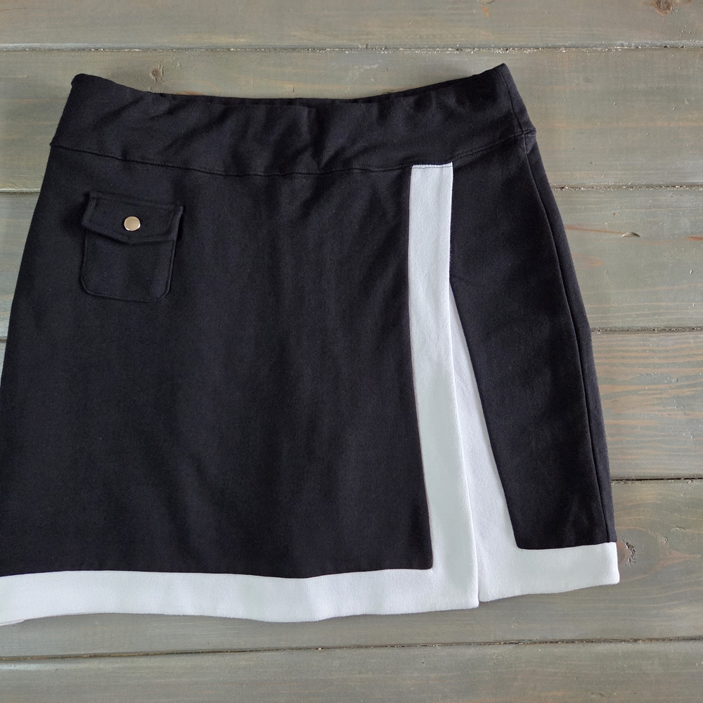 Boston Proper Black Skort Medium White Trim Stretch Knit